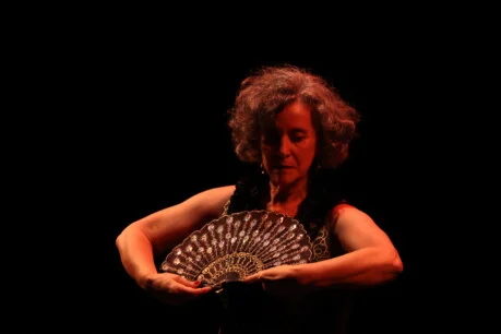 foto do espetáculo Outonos, em cena Isabel Marques